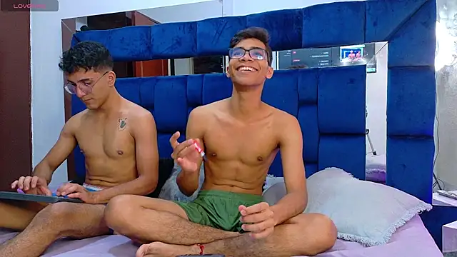 Desire4Duo online show from 30, 10, 2025