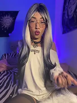 Cute Aleja online show from 17, 4, 2026