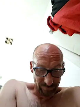 Snapshot of whateveruwanthowever chatting on 28, 10, 2025 whateveruwanthowever online show from 28, 10, 2025