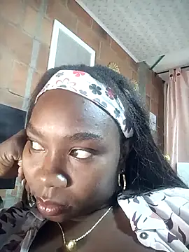 Snapshot of caperublack chatting on 15, 10, 2025 caperublack online show from 15, 10, 2025