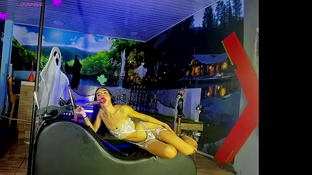 Zakura hot 25 online show from 17, 10, 2025