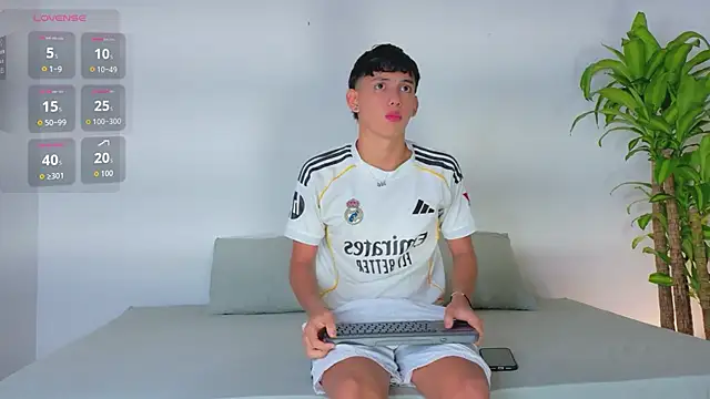 Axel Cody  online show from 1, 6, 2026