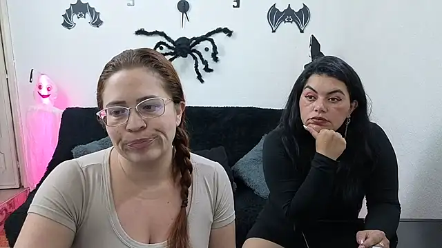 Snapshot of lesb_milf chatting on 24, 10, 2025 lesb milf online show from 24, 10, 2025