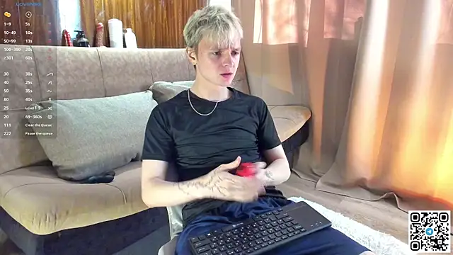 Snapshot of Logan_mett chatting on 27, 4, 2026 Logan mett online show from 27, 4, 2026
