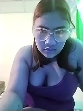 Snapshot of Kira_Lu chatting on 14, 10, 2025 Kira Lu online show from 14, 10, 2025
