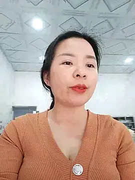 Snapshot of Listen-ly chatting on 31, 10, 2025 Listen-ly online show from 31, 10, 2025