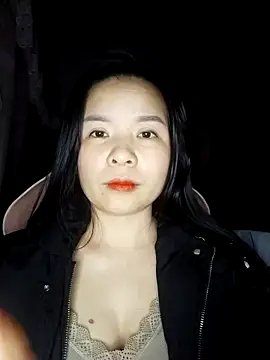 Snapshot of Listen-ly chatting on 4, 11, 2025 Listen-ly online show from 4, 11, 2025