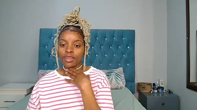 Snapshot of fifiqueen25 chatting on 22, 6, 2026 fifiqueen25 online show from 22, 6, 2026