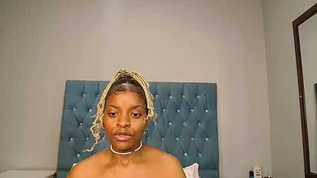 Snapshot of fifiqueen25 chatting on 20, 6, 2026 fifiqueen25 online show from 20, 6, 2026