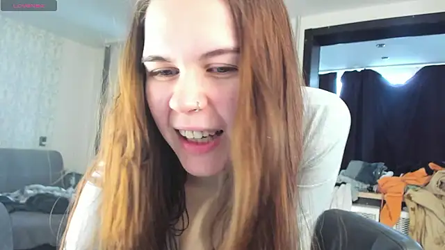 HeatherNextDoor online show from 25, 3, 2026