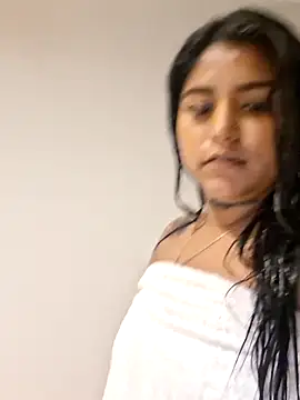Snapshot of angie_hott chatting on 12, 5, 2026 angie hott online show from 12, 5, 2026