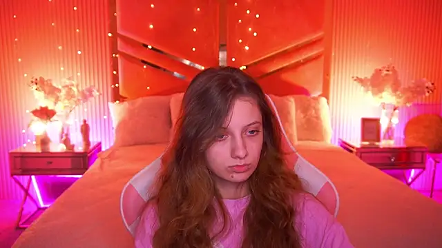 CuteeFoxy online show from 10, 4, 2026