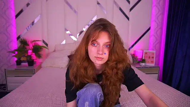 CuteeFoxy online show from 11, 11, 2025