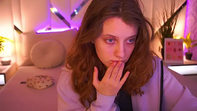 CuteeFoxy online show from 6, 3, 2026