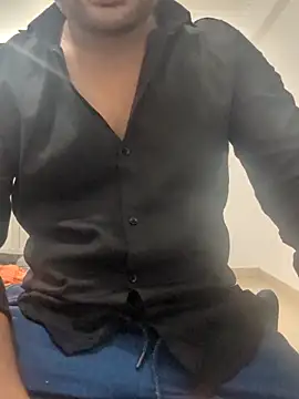 Snapshot of Akki19989 chatting on 15, 10, 2025 Akki19989 online show from 15, 10, 2025
