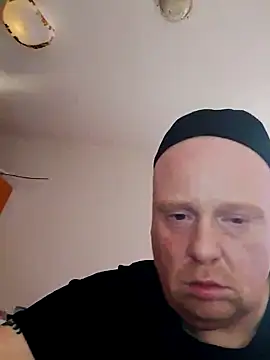 Snapshot of terrostra chatting on 14, 10, 2025 terrostra online show from 14, 10, 2025