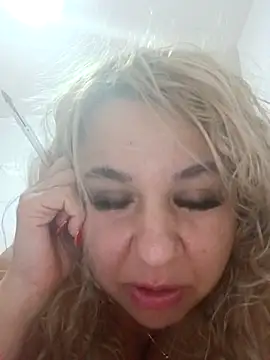 Snapshot of BelleInna chatting on 31, 10, 2025 BelleInna online show from 31, 10, 2025