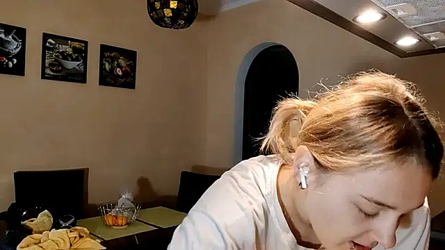 Snapshot of ThomasinaGalvin chatting on 9, 11, 2025 ThomasinaGalvin online show from 9, 11, 2025