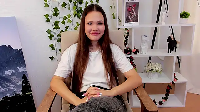 Snapshot of LynnaLowrance chatting on 15, 10, 2025 LynnaLowrance online show from 15, 10, 2025