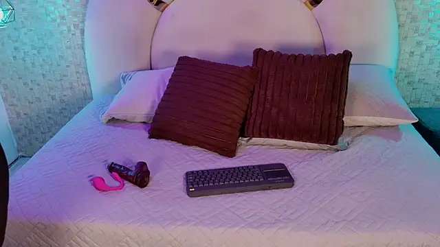 emmy rose25 online show from 20, 2, 2026