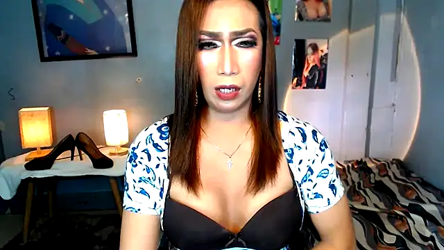 littleredbunny27 online show from 7, 6, 2026