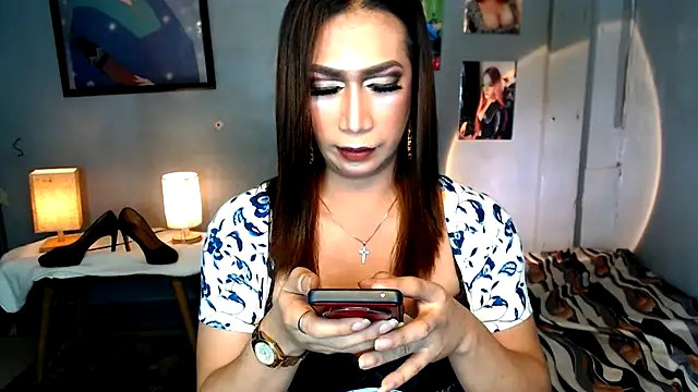 littleredbunny27 online show from 8, 6, 2026