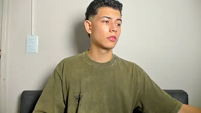 Snapshot of FireGuy_99 chatting on 19, 12, 2025 FireGuy 99 online show from 19, 12, 2025