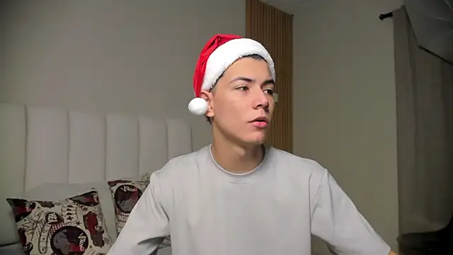 Snapshot of FireGuy_99 chatting on 18, 12, 2025 FireGuy 99 online show from 18, 12, 2025