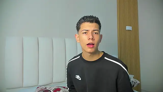 Snapshot of FireGuy_99 chatting on 27, 10, 2025 FireGuy 99 online show from 27, 10, 2025