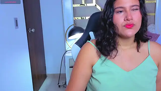 Snapshot of luna_jonezz chatting on 19, 11, 2025 luna jonezz online show from 19, 11, 2025