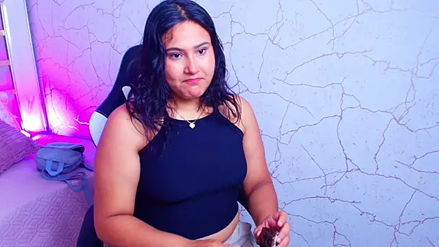 Snapshot of luna_jonezz chatting on 4, 11, 2025 luna jonezz online show from 4, 11, 2025