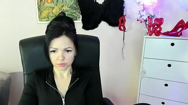 Mollybloom40 online show from 5, 3, 2026