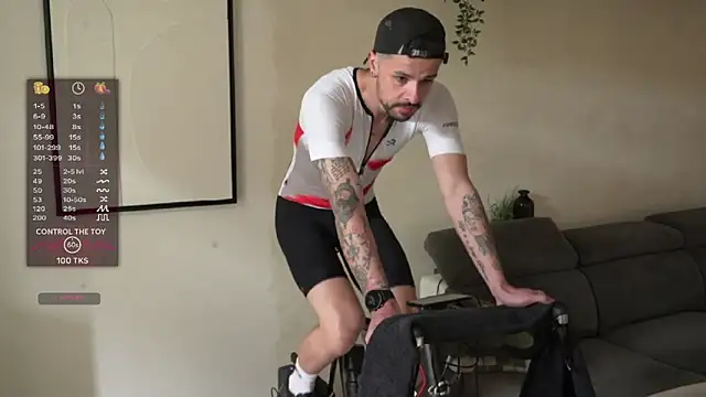 monsieurguitsxxx online show from 18, 4, 2026