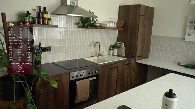 monsieurguitsxxx online show from 7, 4, 2026