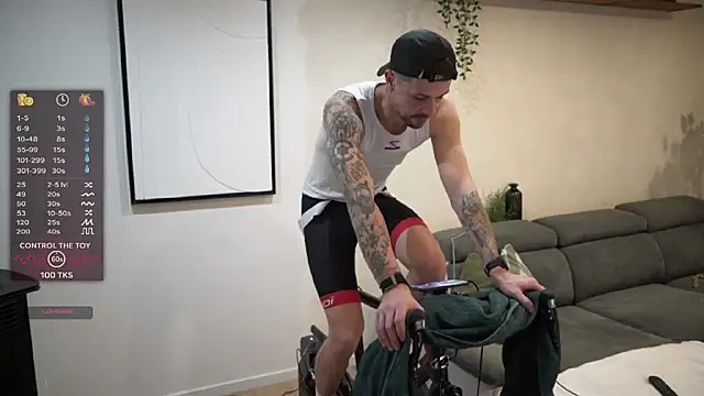 monsieurguitsxxx online show from 14, 2, 2026