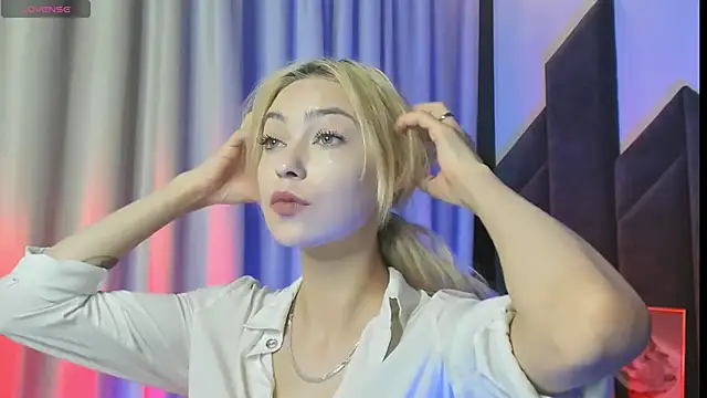 Snapshot of AlysiaSun_ chatting on 17, 6, 2026 AlysiaSun online show from 17, 6, 2026