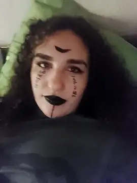 Kiki Catty online show from 1, 11, 2025