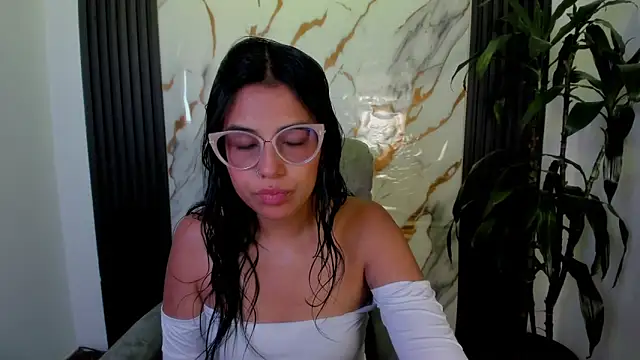 Sub Scarlett online show from 4, 2, 2026