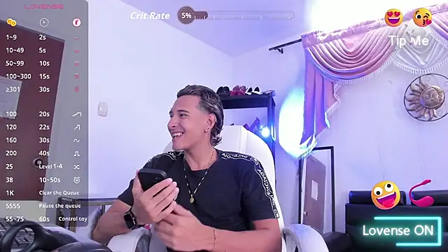 Hayden Boy  online show from 25, 11, 2025