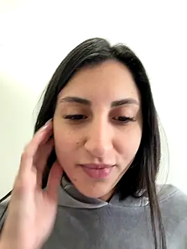 itsmiasofia online show from 14, 10, 2025