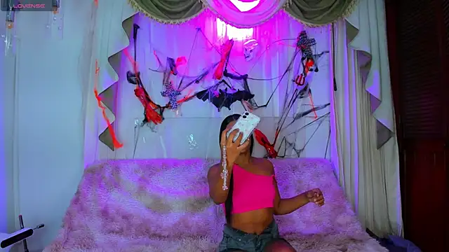 madams worker online show from 5, 11, 2025