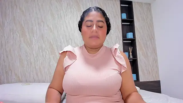 Snapshot of violeta_dovnik chatting on 21, 10, 2025 violeta dovnik online show from 21, 10, 2025