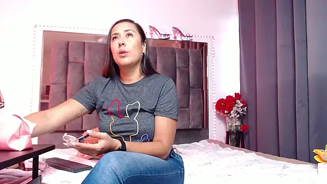 Salmma Milf online show from 10, 3, 2026