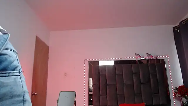 Snapshot of Salmma_Milf chatting on 10, 6, 2026 Salmma Milf online show from 10, 6, 2026