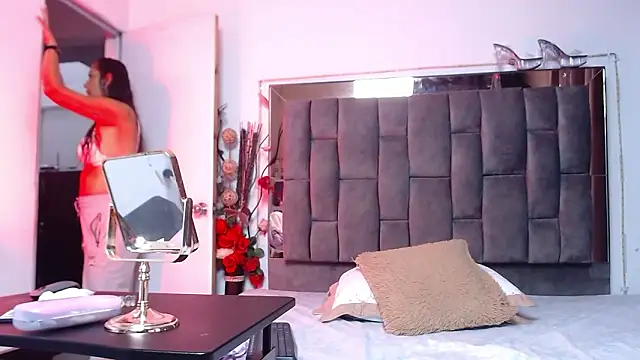 Salmma Milf online show from 25, 2, 2026