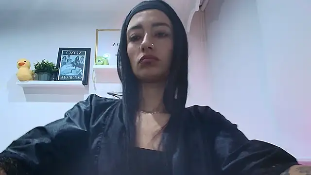 Snapshot of _TiniWild chatting on 1, 12, 2025 TiniWild online show from 1, 12, 2025