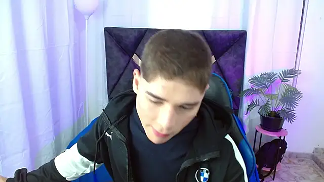Snapshot of Mattass18 chatting on 18, 10, 2025 Mattass18 online show from 18, 10, 2025