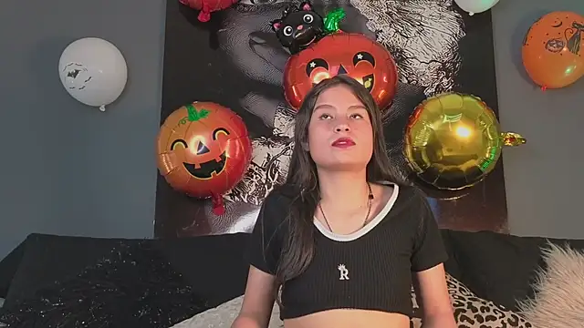 Snapshot of celestesecrett chatting on 27, 10, 2025 celestesecrett online show from 27, 10, 2025