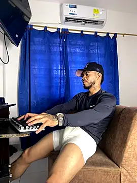 Kylian Alessandro online show from 18, 11, 2025