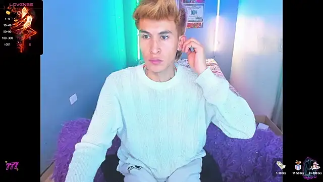 Snapshot of Latin_boysxxxx chatting on 15, 4, 2026 Latin boysxxxx online show from 15, 4, 2026